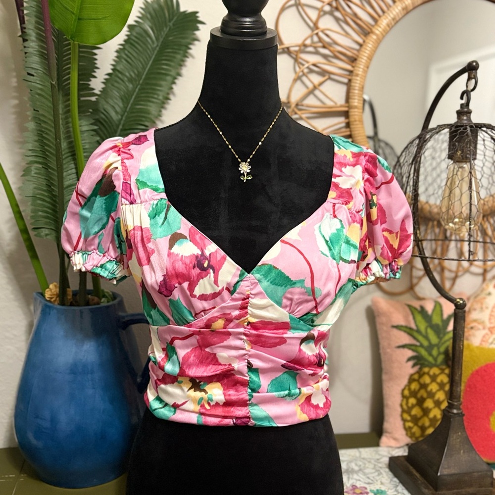 Evolutionary Short Sleeve Printed Cinch Waist Top